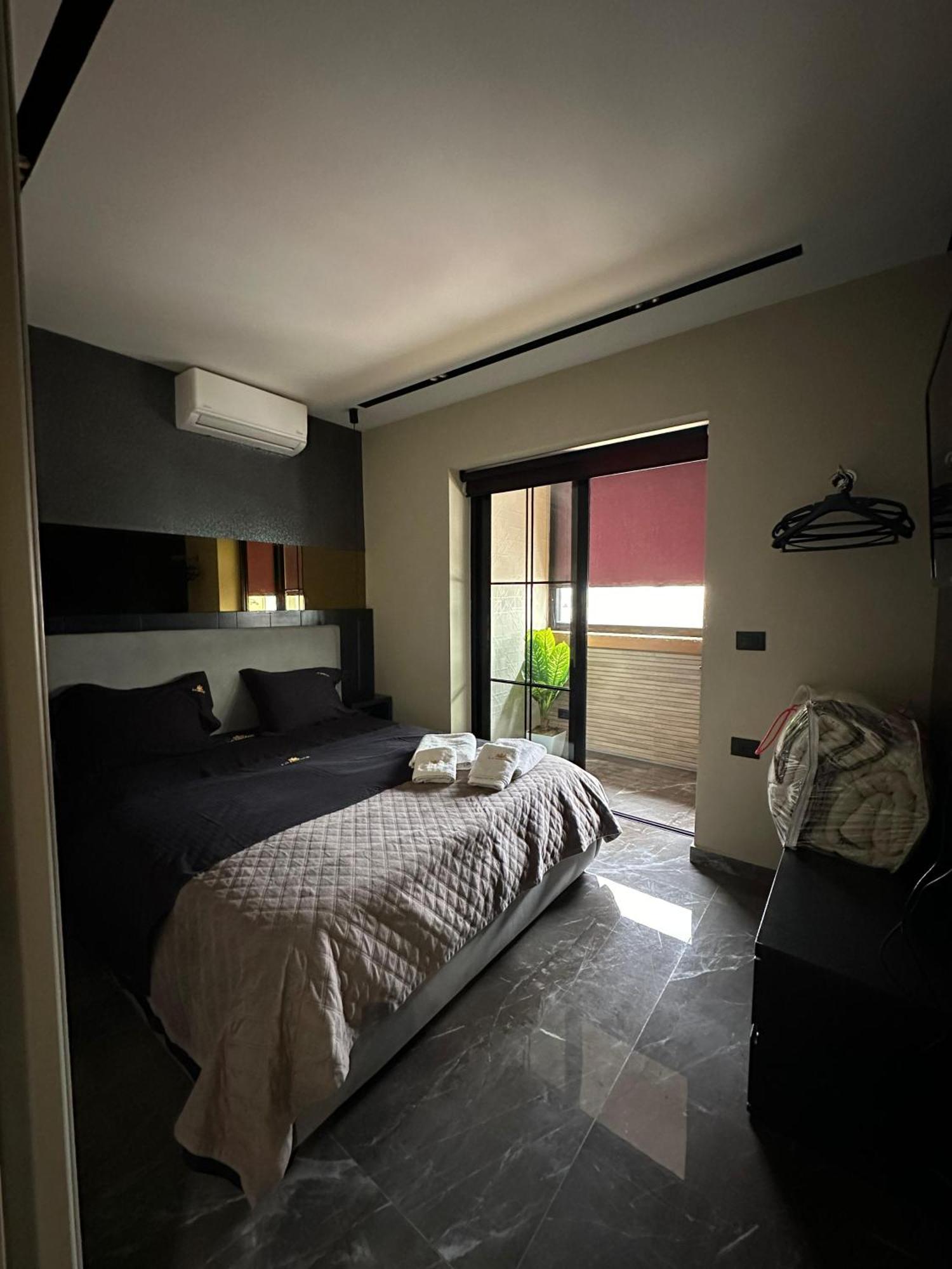 La Mirage Suites & Apartments Tirana Exteriör bild